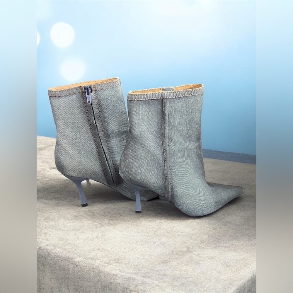Steve Madden Shoes Women's Size 8-1/2 Blue Denim High Heeled Boot Trendy Boots